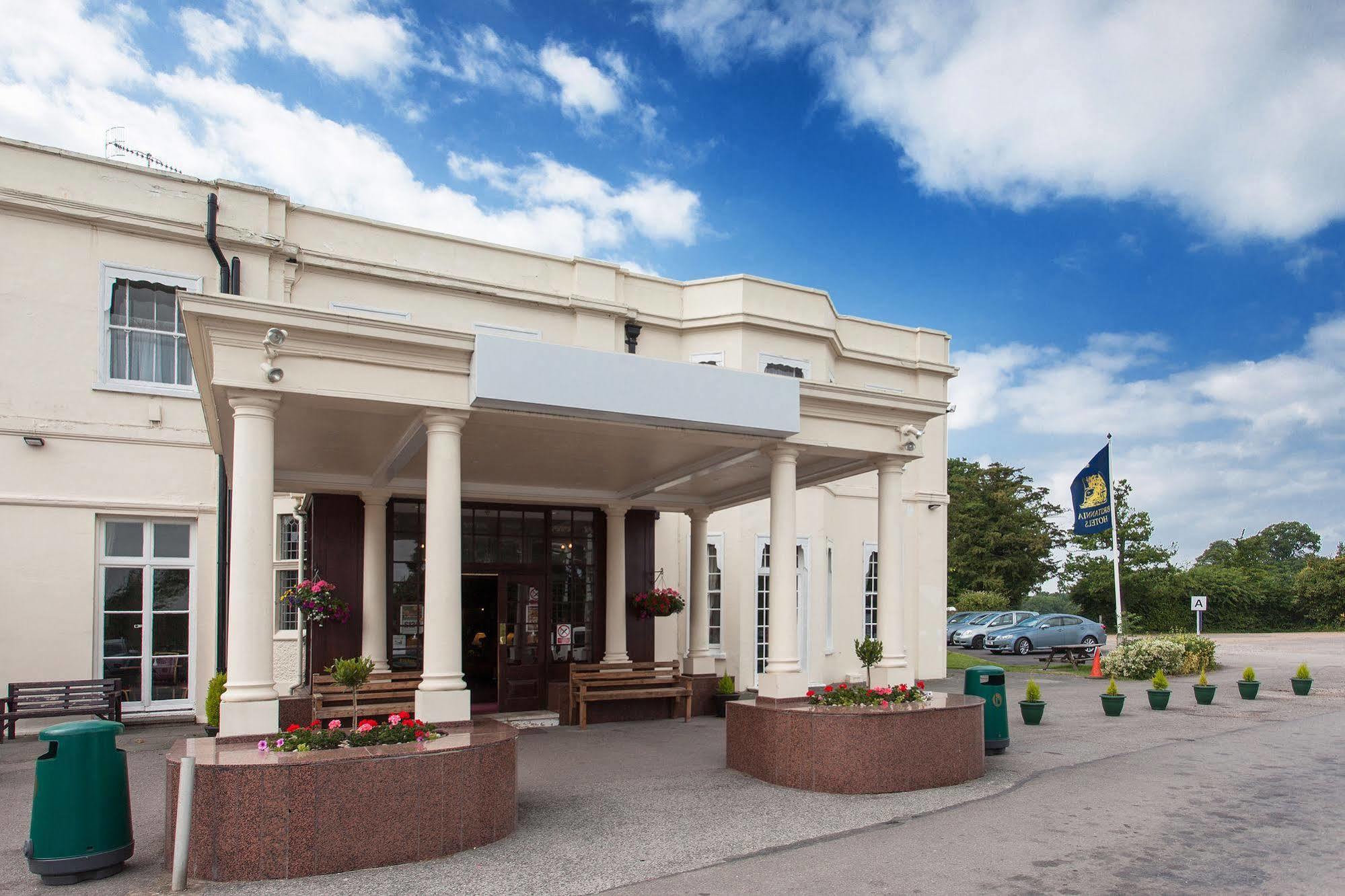 Russ Hill Hotel Чарлвуд Экстерьер фото